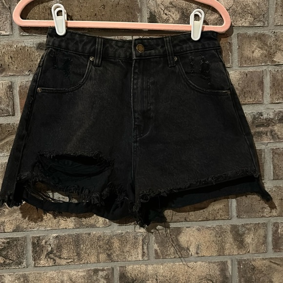 Rollas Dusters High Rise Slim black distressed 100% cotton denim shorts size 25 - Picture 2 of 12